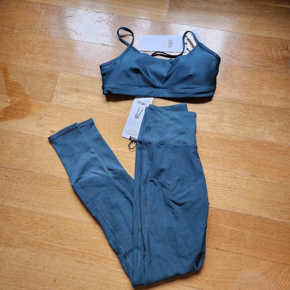 Alo Yoga set in Teal